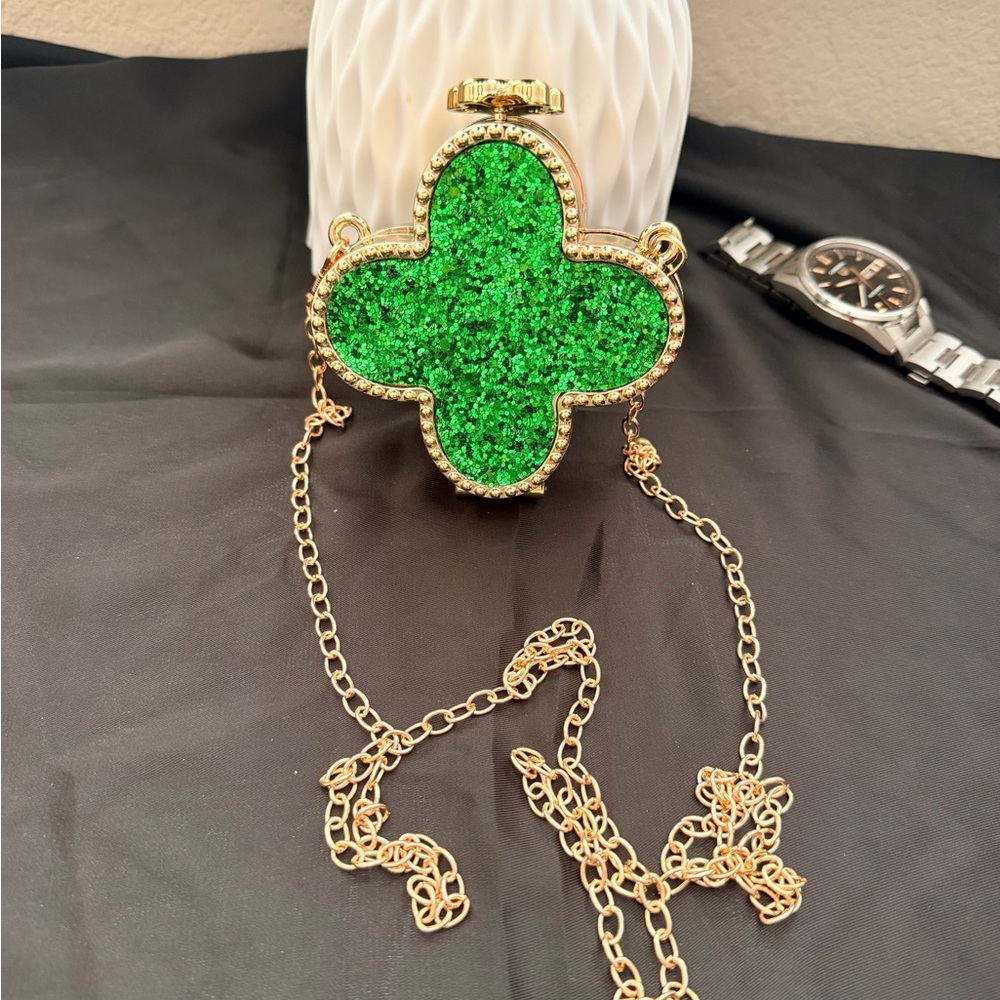 New Gold Clover evening bag with Green Glitter Inlay